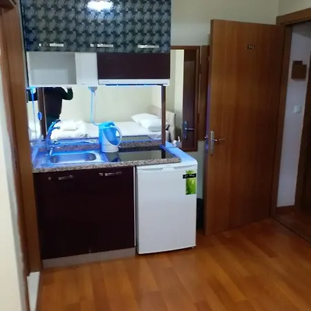 Ceylan Apart Oda ve Kahvaltı *